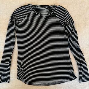Offline by Aerie Black and White Striped Ribbed Women's Top